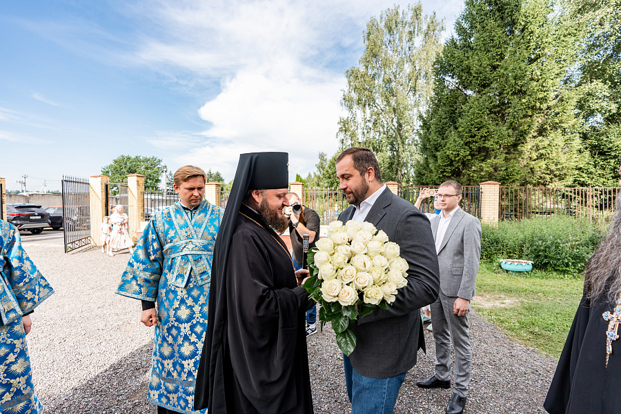 Архиерейское богослужение в Скорбященском храме села Шарапово м.о. Чехов